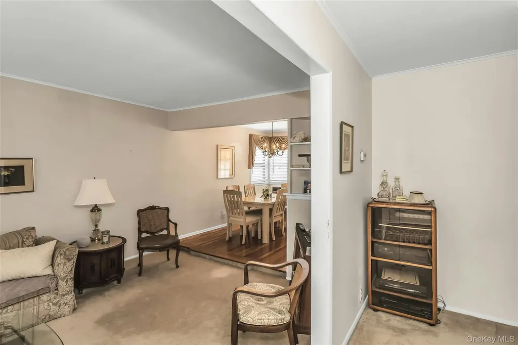 80 Knickerbocker Road N Plainview NY 11803