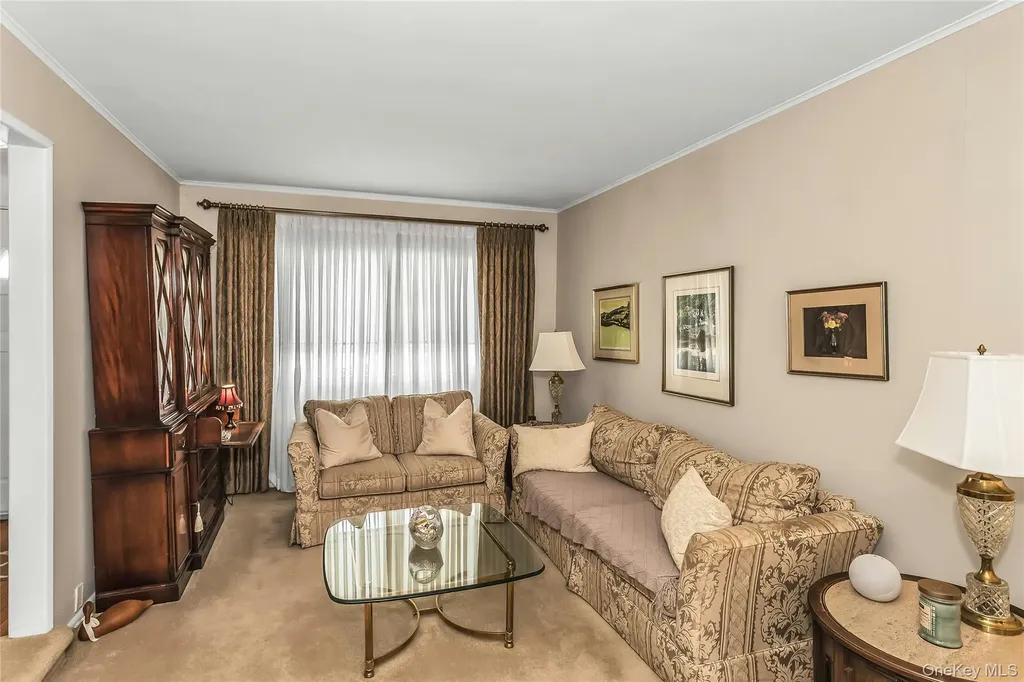80 Knickerbocker Road N Plainview NY 11803