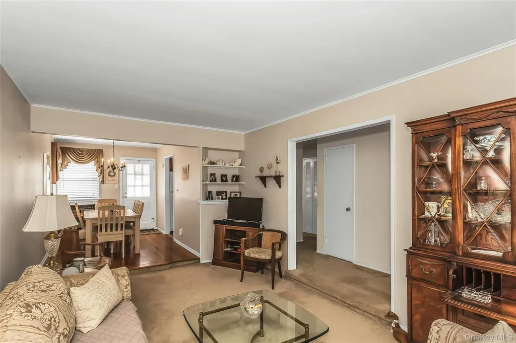 80 Knickerbocker Road N Plainview NY 11803