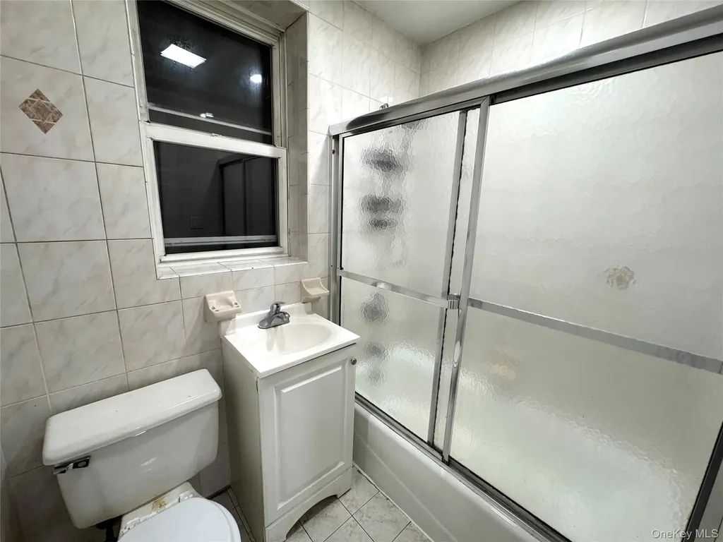 1811 Parkview Avenue Bronx NY 10461