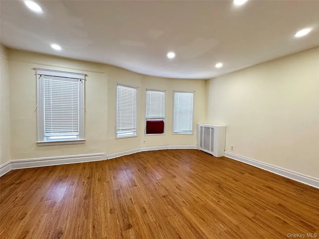 1811 Parkview Avenue Bronx NY 10461