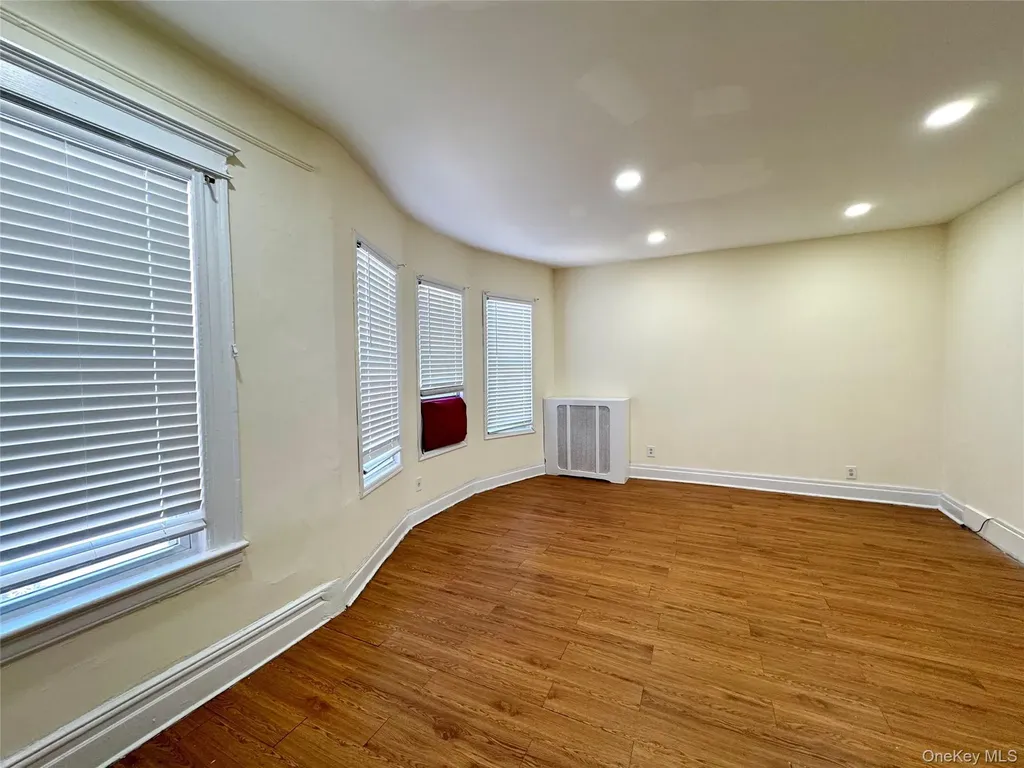 1811 Parkview Avenue Bronx NY 10461