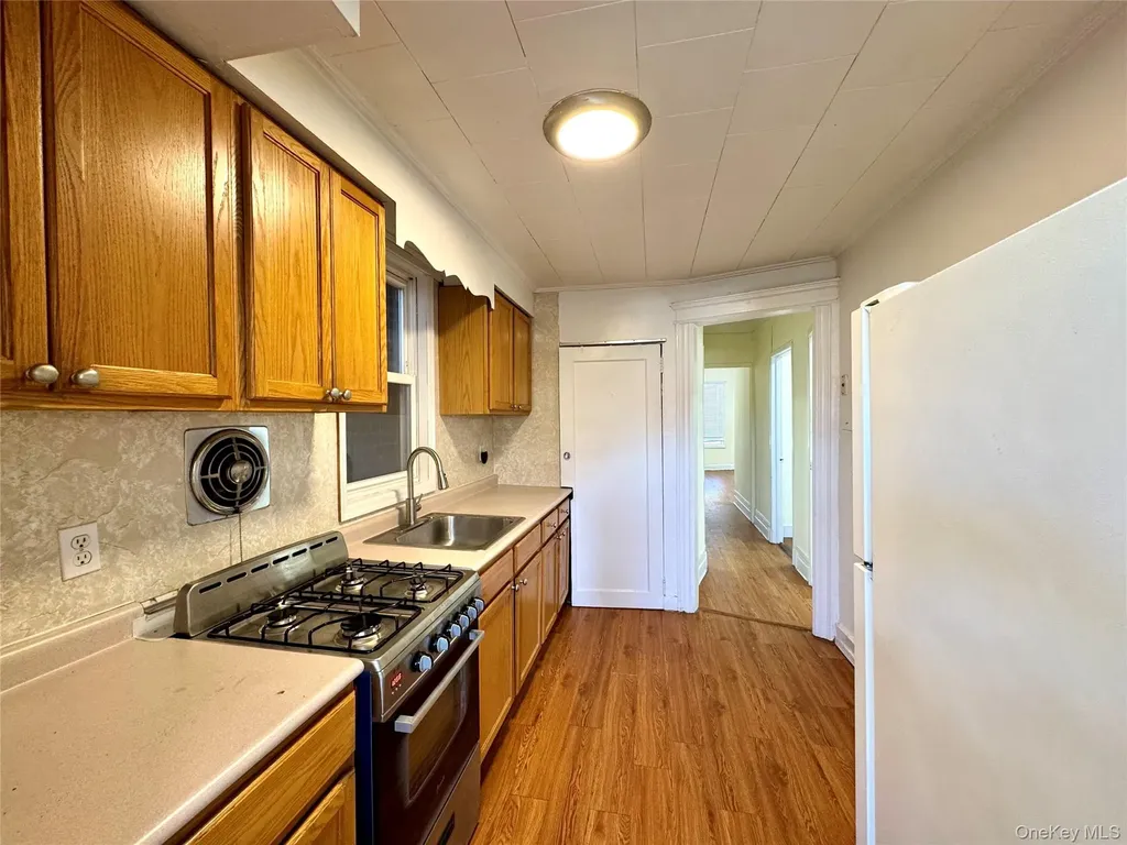 1811 Parkview Avenue Bronx NY 10461