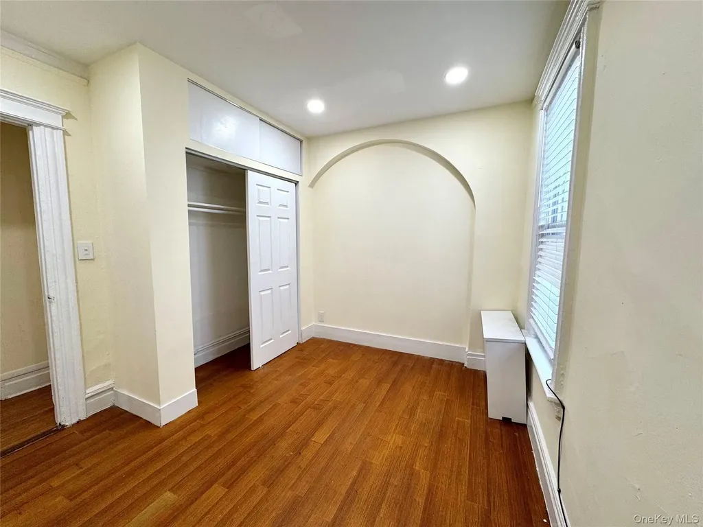 1811 Parkview Avenue Bronx NY 10461