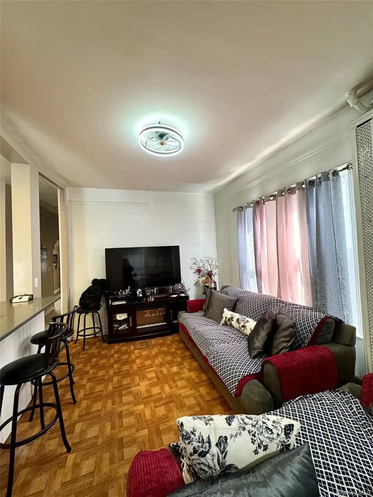 1811 Parkview Avenue Bronx NY 10461