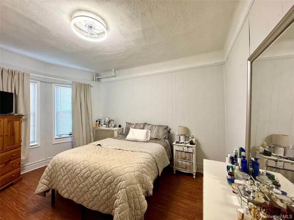 1811 Parkview Avenue Bronx NY 10461