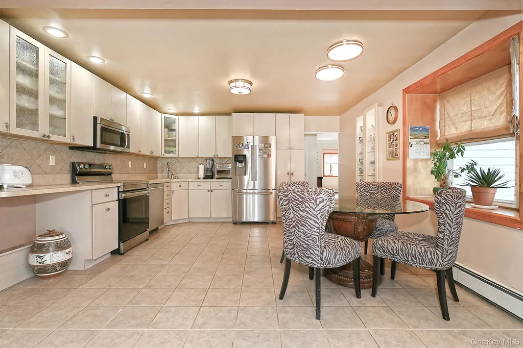 78 Center Lane Levittown NY 11756