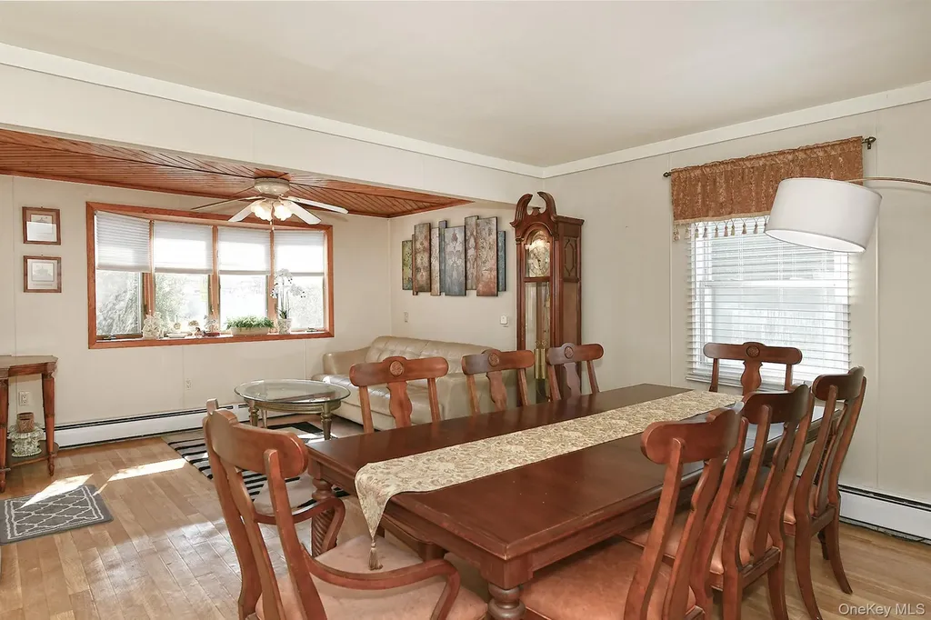 78 Center Lane Levittown NY 11756