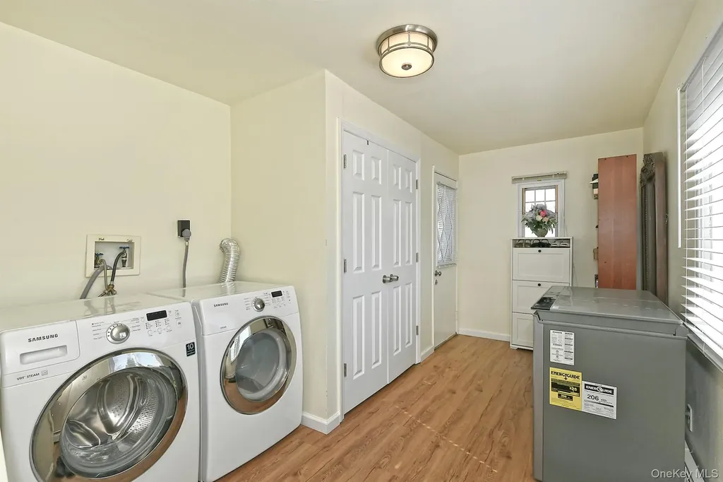 78 Center Lane Levittown NY 11756