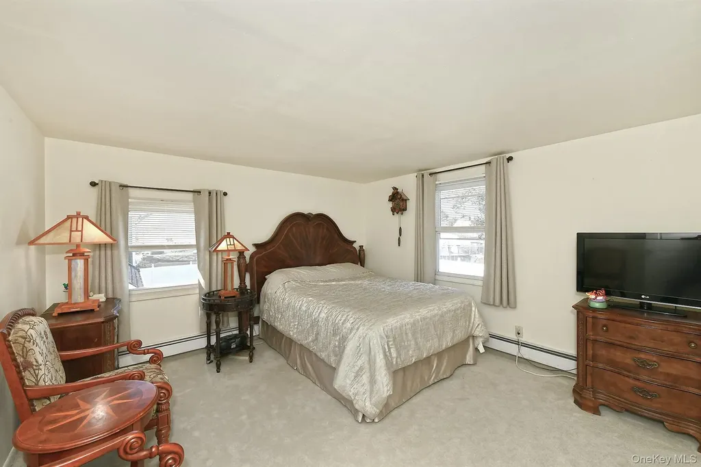 78 Center Lane Levittown NY 11756