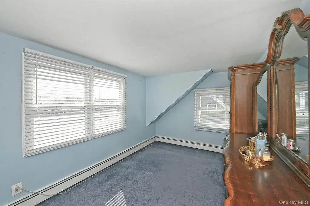 78 Center Lane Levittown NY 11756