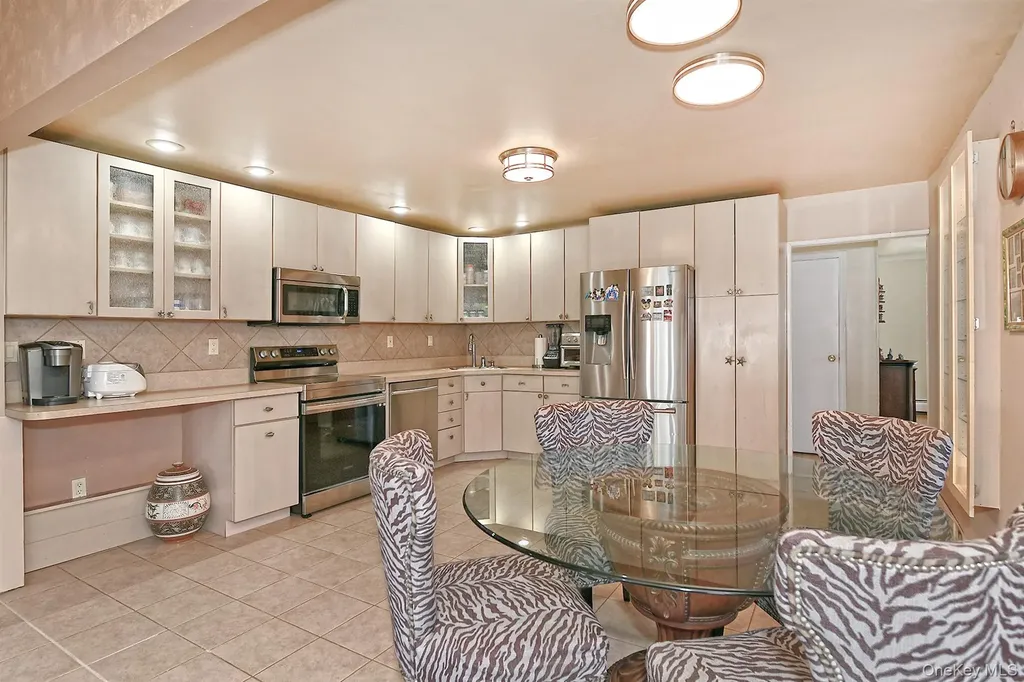 78 Center Lane Levittown NY 11756