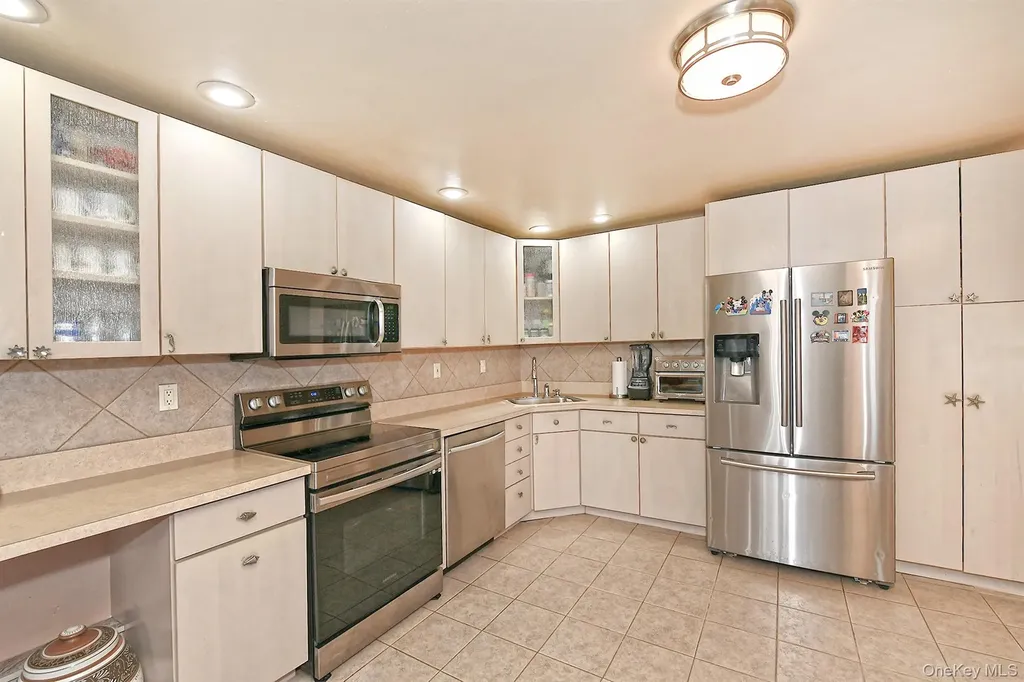 78 Center Lane Levittown NY 11756