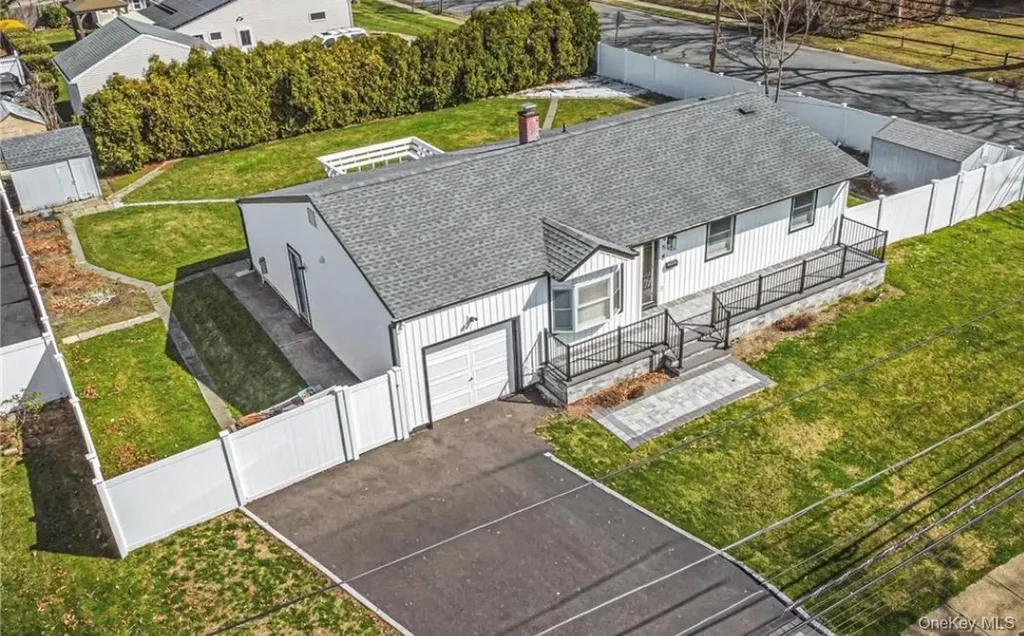 65 39th Street Islip NY 11751