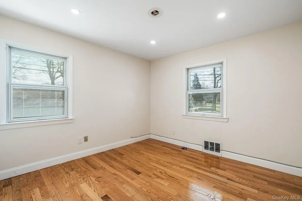 65 39th Street Islip NY 11751