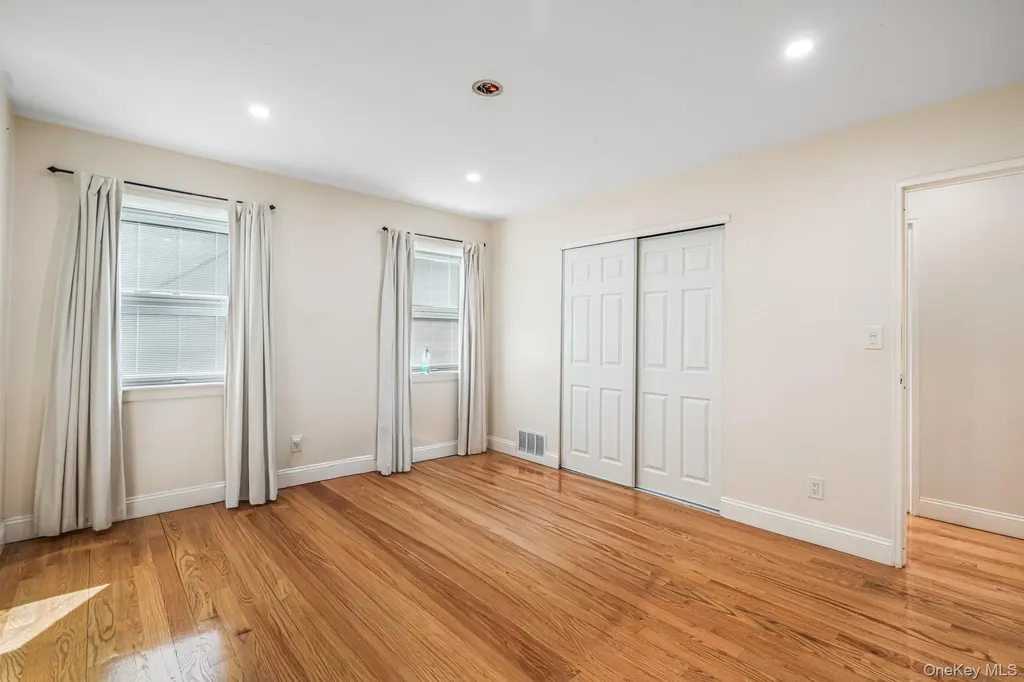 65 39th Street Islip NY 11751