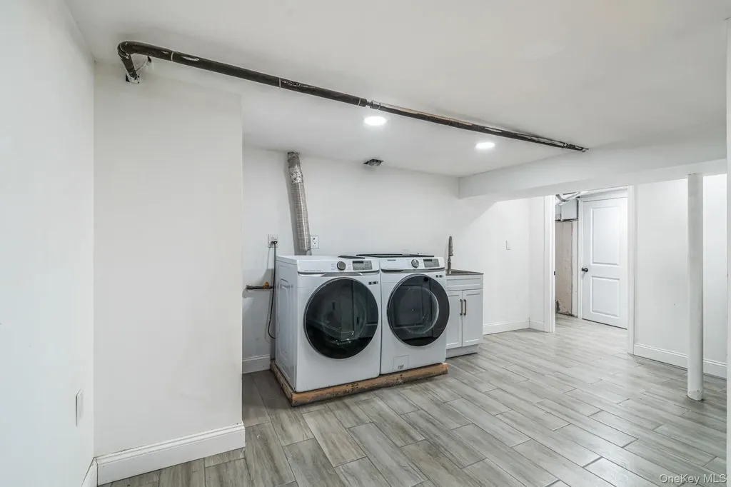 65 39th Street Islip NY 11751