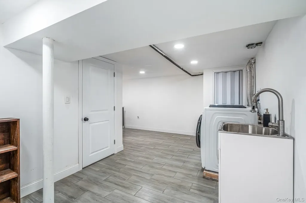 65 39th Street Islip NY 11751