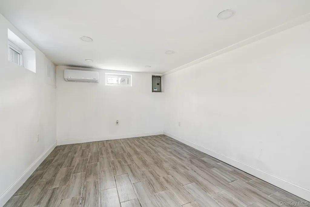 65 39th Street Islip NY 11751