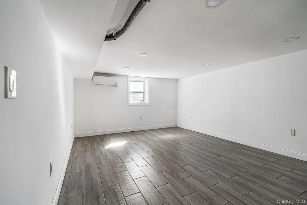65 39th Street Islip NY 11751