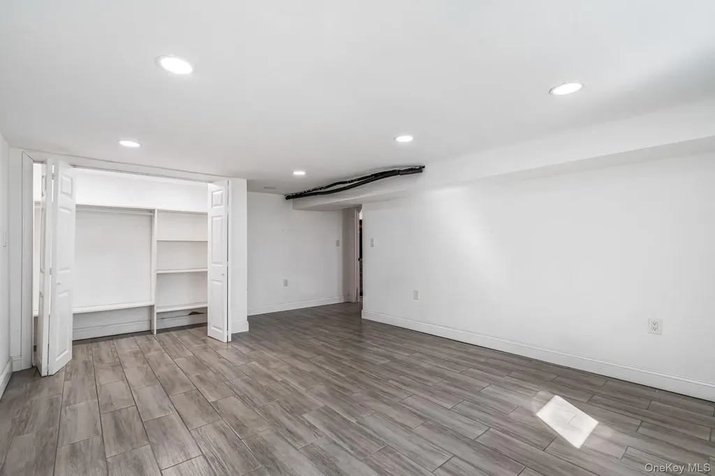 65 39th Street Islip NY 11751