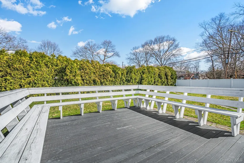 65 39th Street Islip NY 11751