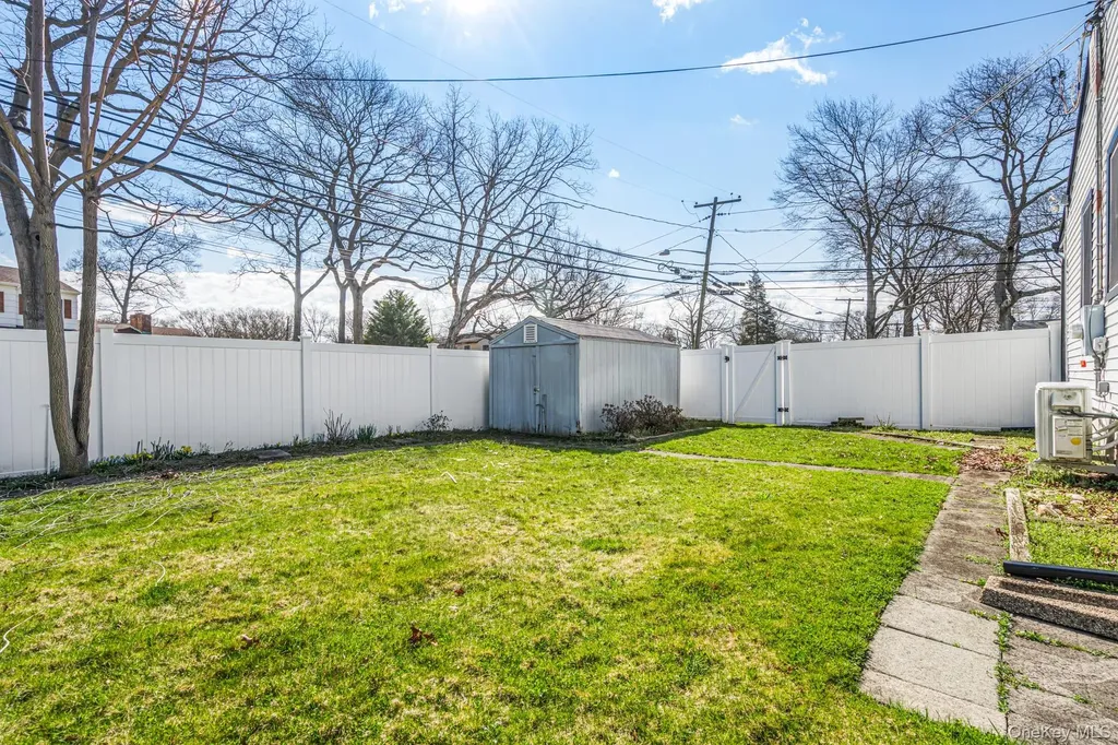 65 39th Street Islip NY 11751
