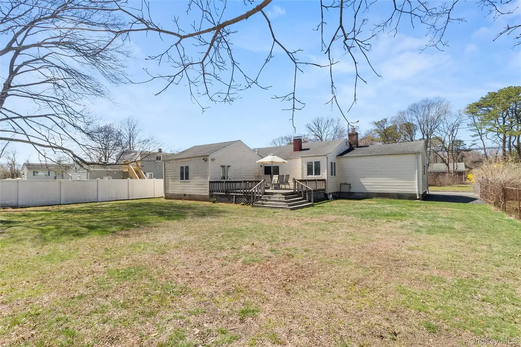 1643 Pine Acres Boulevard Bay Shore NY 11706