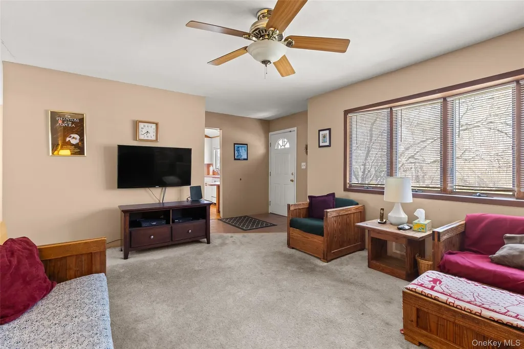 1643 Pine Acres Boulevard Bay Shore NY 11706