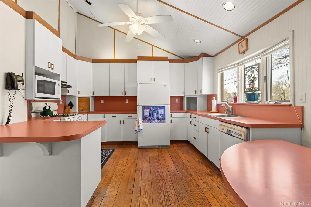 1643 Pine Acres Boulevard Bay Shore NY 11706