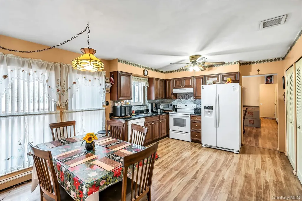 7 Hastings Drive Ridge NY 11961
