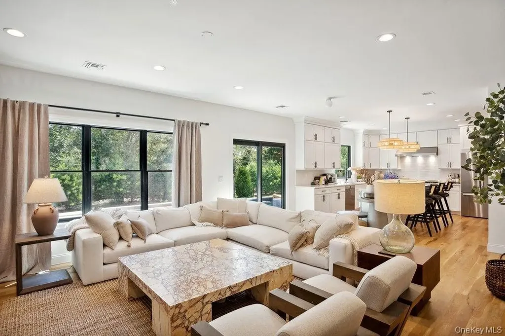 4 Squaw Road East Hampton NY 11937