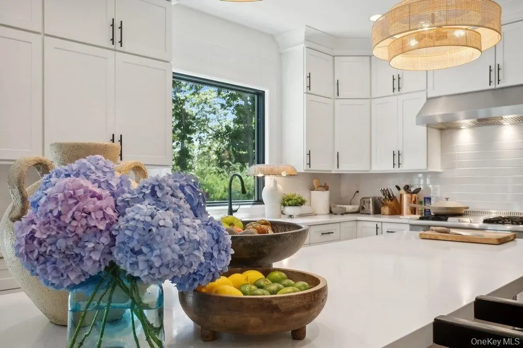 4 Squaw Road East Hampton NY 11937