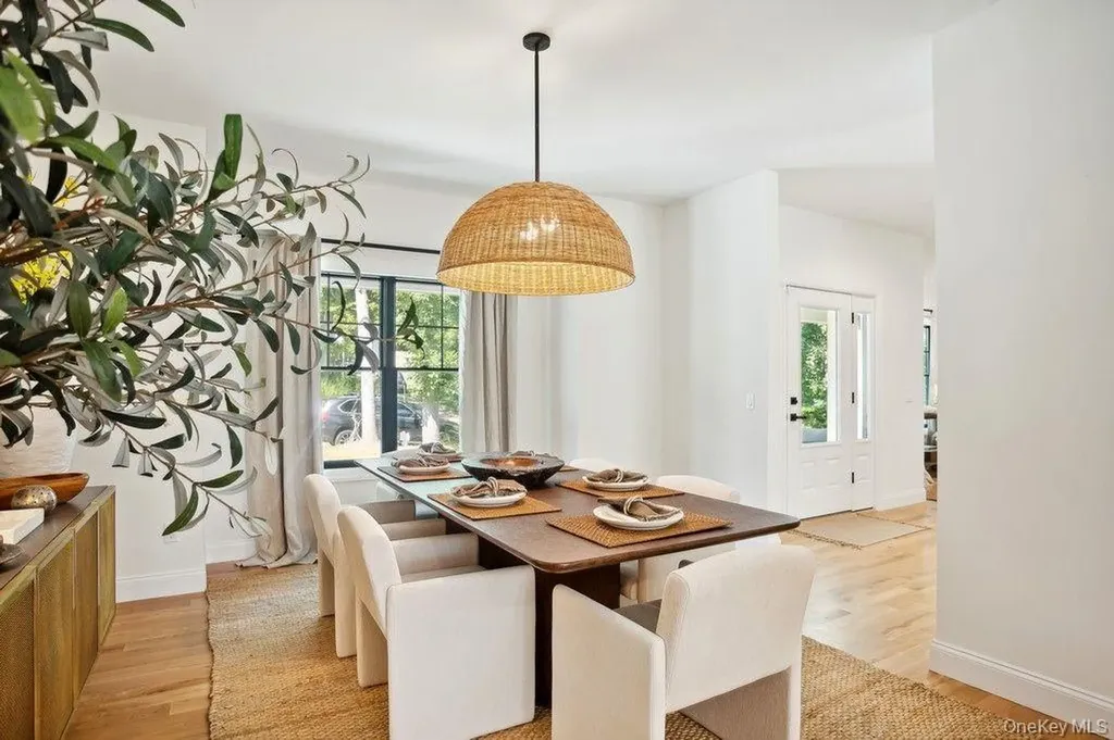 4 Squaw Road East Hampton NY 11937