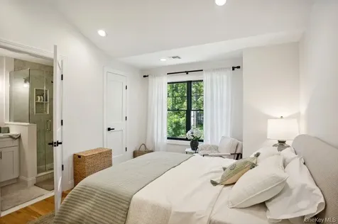 4 Squaw Road East Hampton NY 11937
