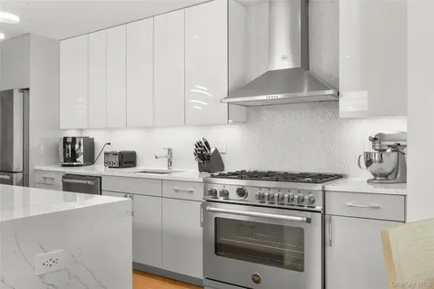 208 Florence Street Mamaroneck NY 10543