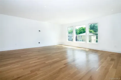 208 Florence Street Mamaroneck NY 10543