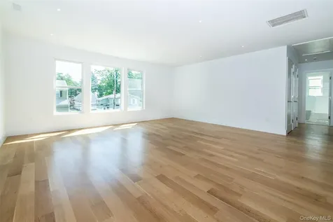 208 Florence Street Mamaroneck NY 10543