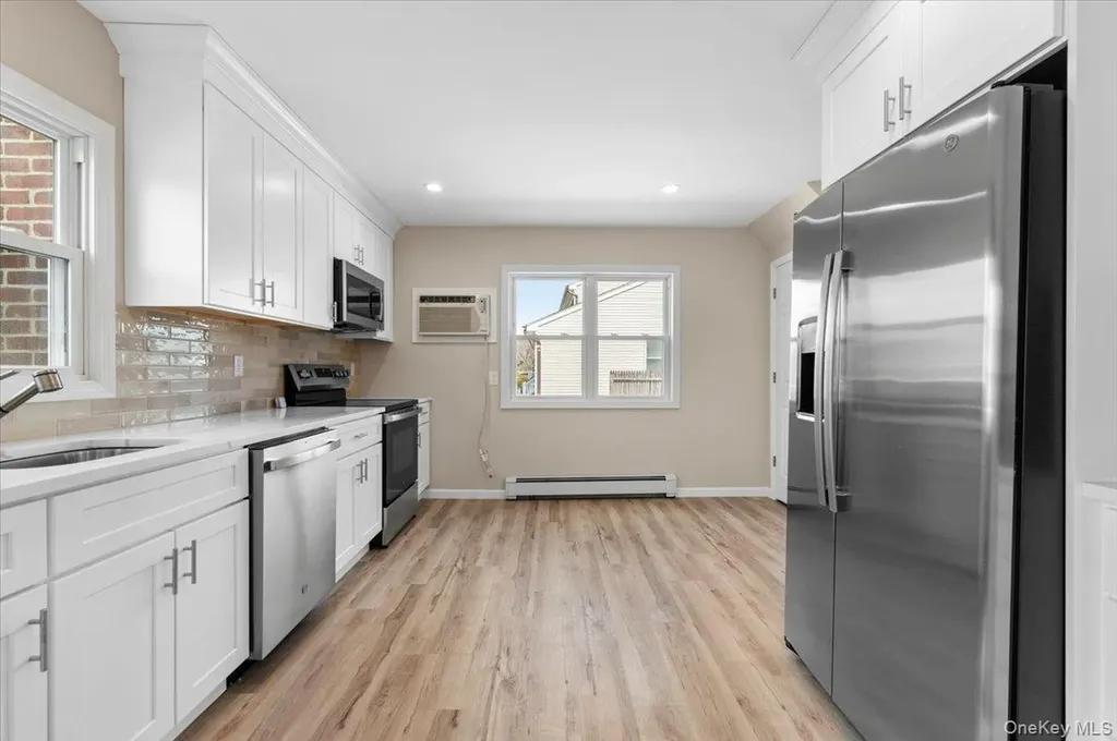 1461 10th Street West Babylon NY 11704