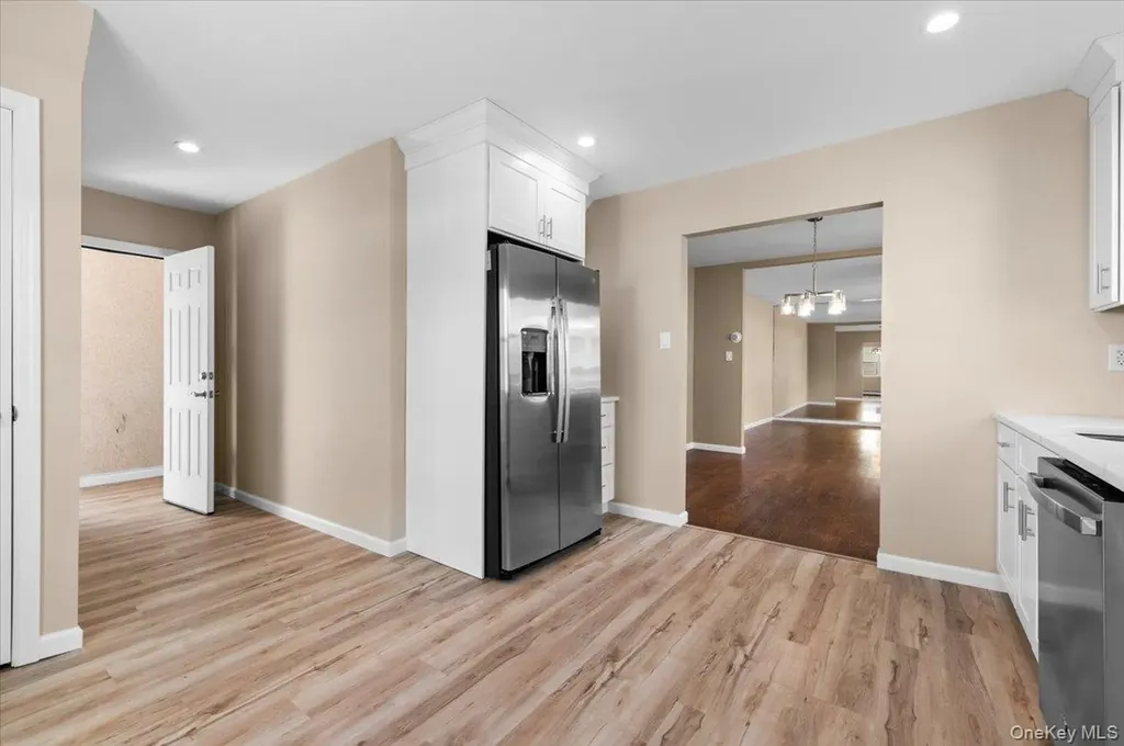 1461 10th Street West Babylon NY 11704