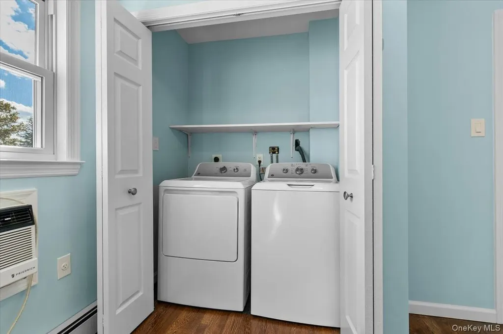 1461 10th Street West Babylon NY 11704
