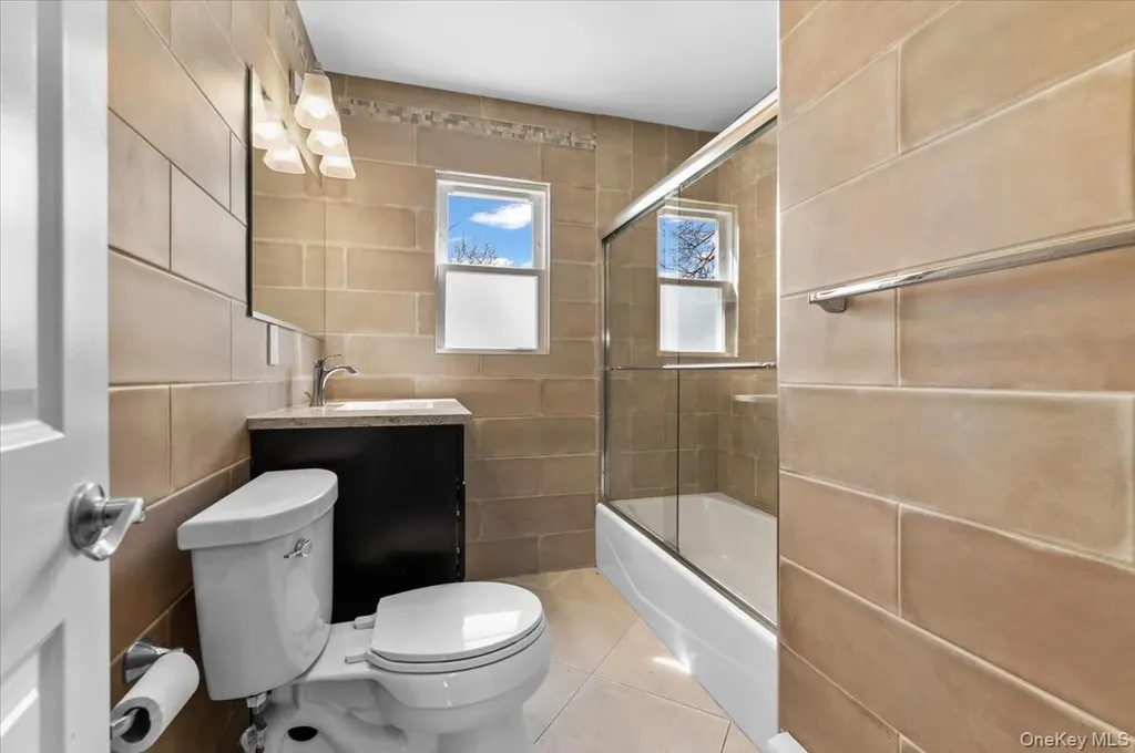 1461 10th Street West Babylon NY 11704