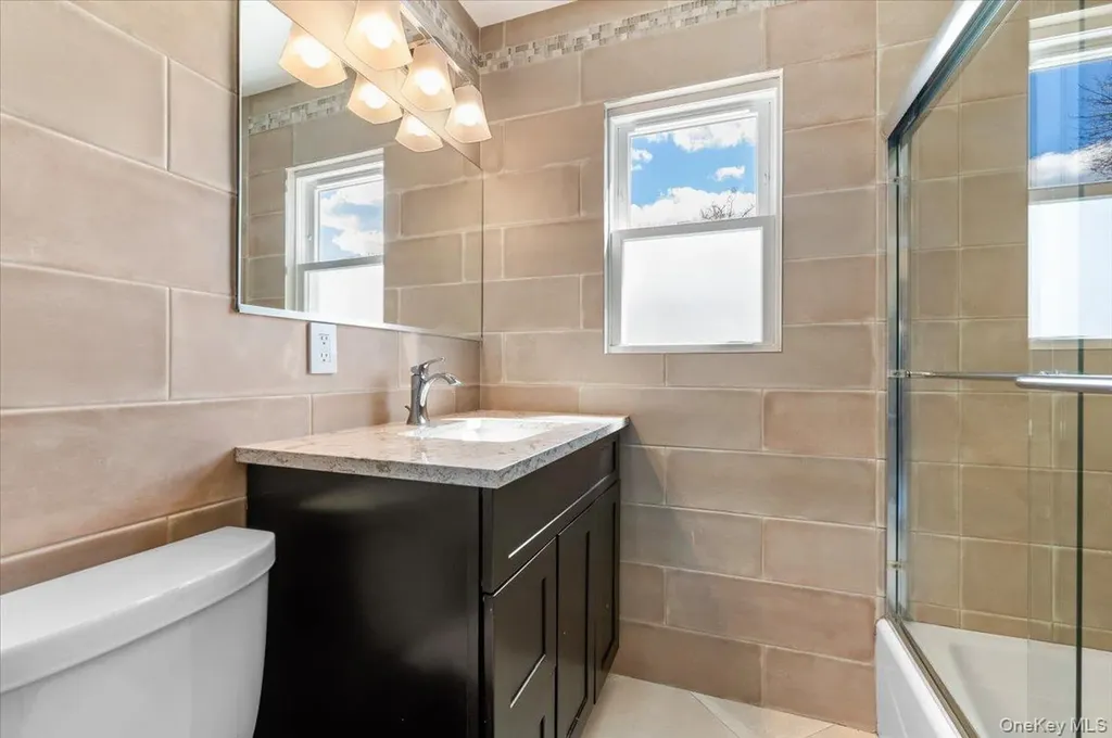 1461 10th Street West Babylon NY 11704