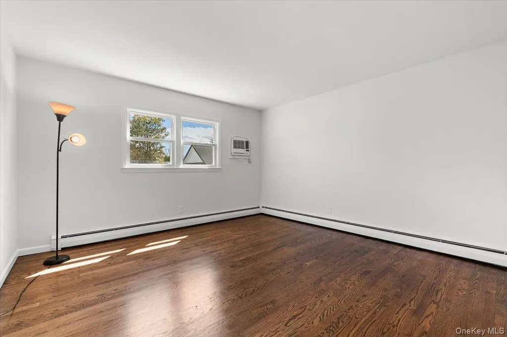 1461 10th Street West Babylon NY 11704