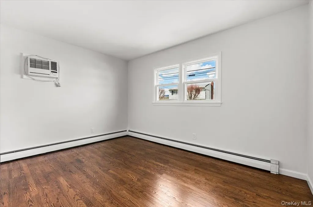 1461 10th Street West Babylon NY 11704