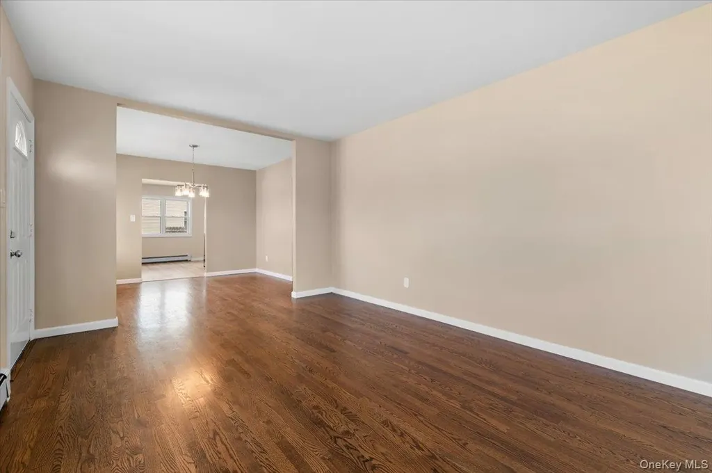 1461 10th Street West Babylon NY 11704