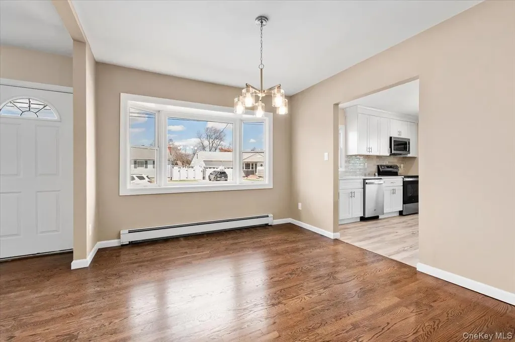 1461 10th Street West Babylon NY 11704