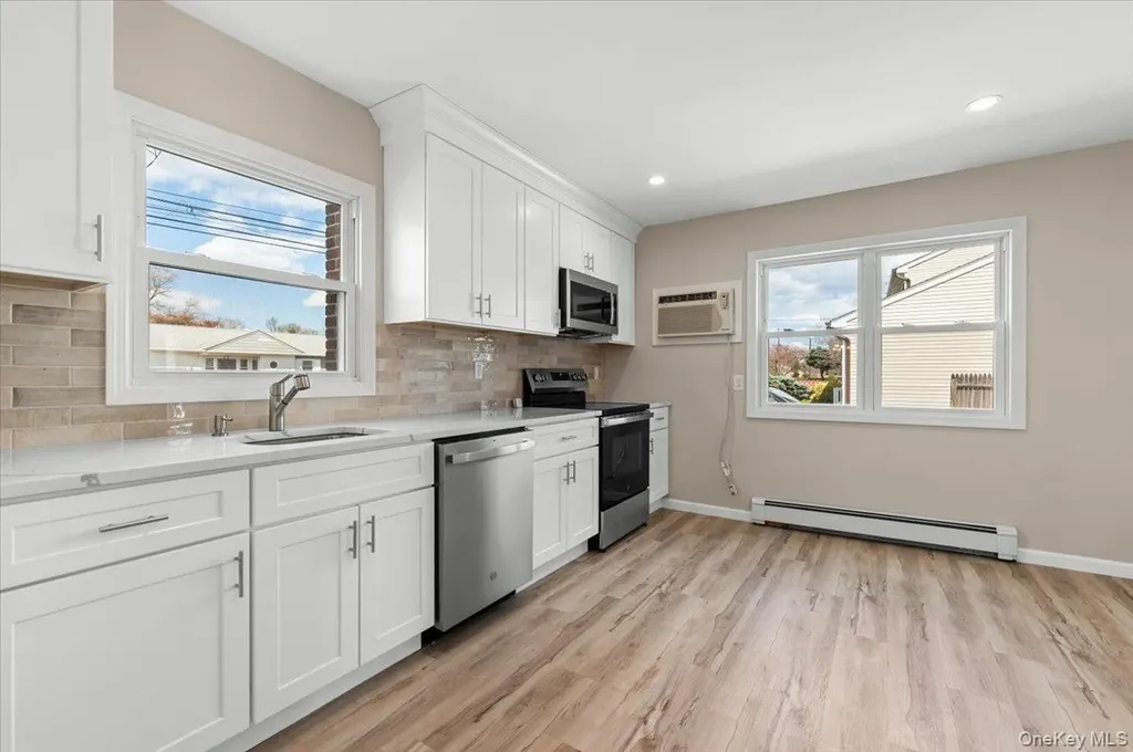 1461 10th Street West Babylon NY 11704
