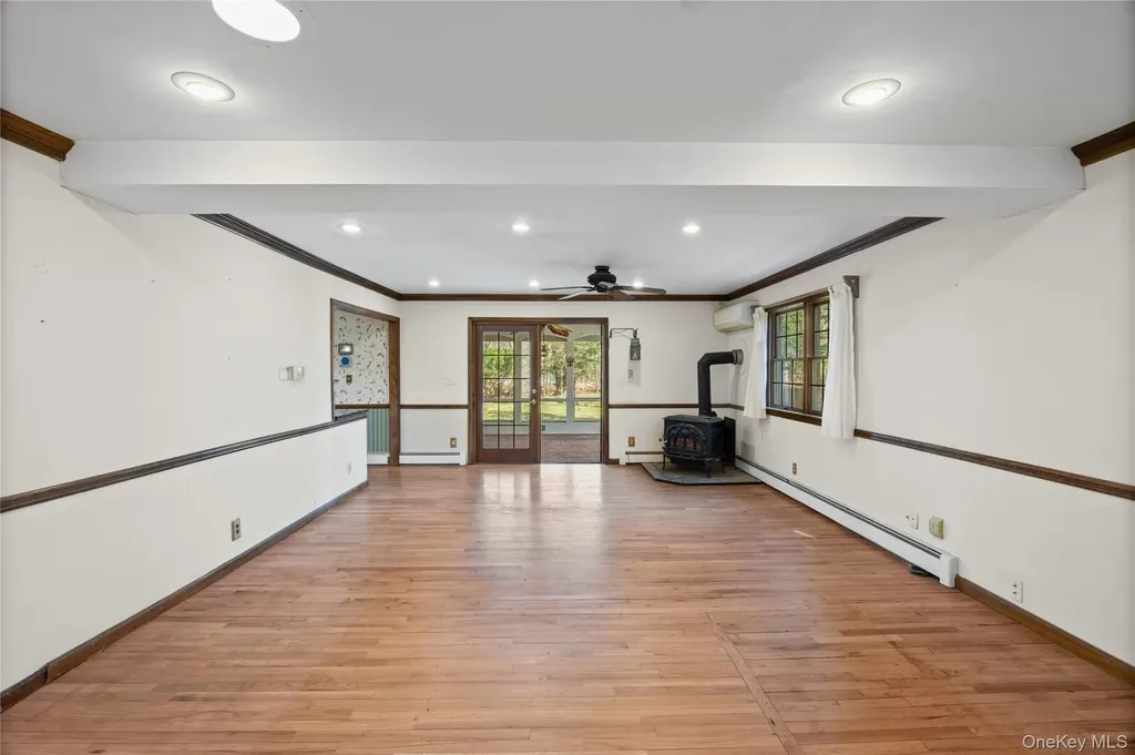 91 Quaker Path Stony Brook NY 11790