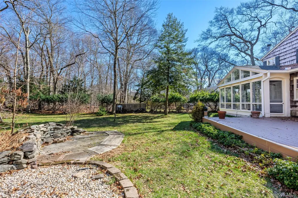 91 Quaker Path Stony Brook NY 11790
